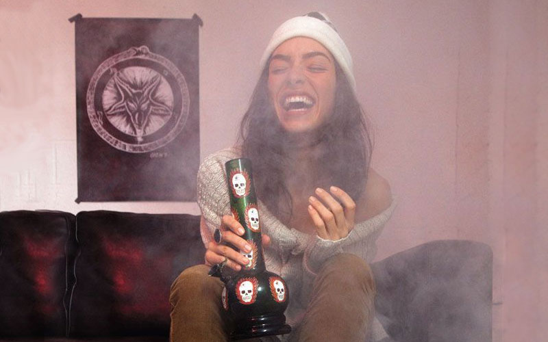 Девушка курить марихуану продажа конопли не семена