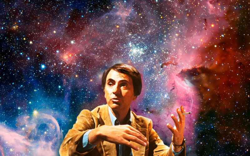 Карл Саган на фоне космоса